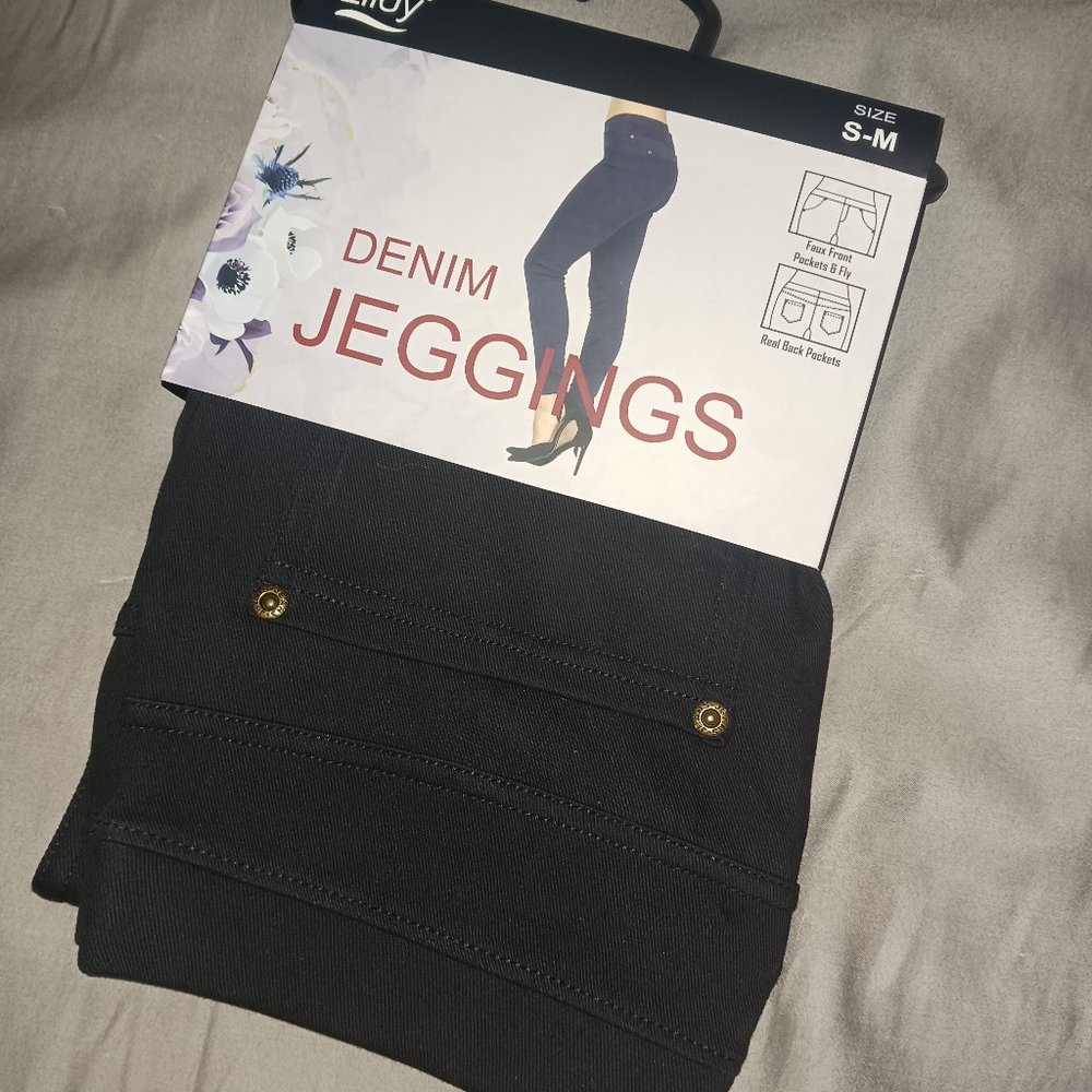 NWT! Black Jeggings Sz S-M (4-8)